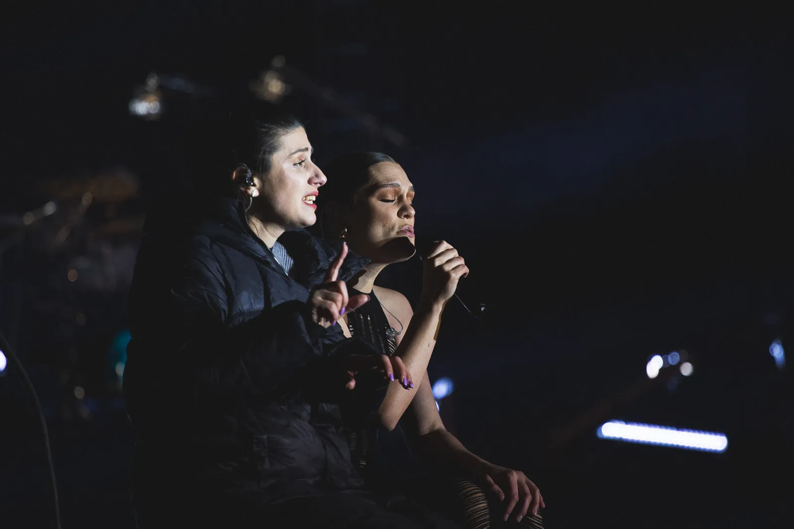 Lavinia Chițu interpretând concertul Jessie J | „Timișoara 2023 la nesfârșit”. Foto: Ovidiu Ronin